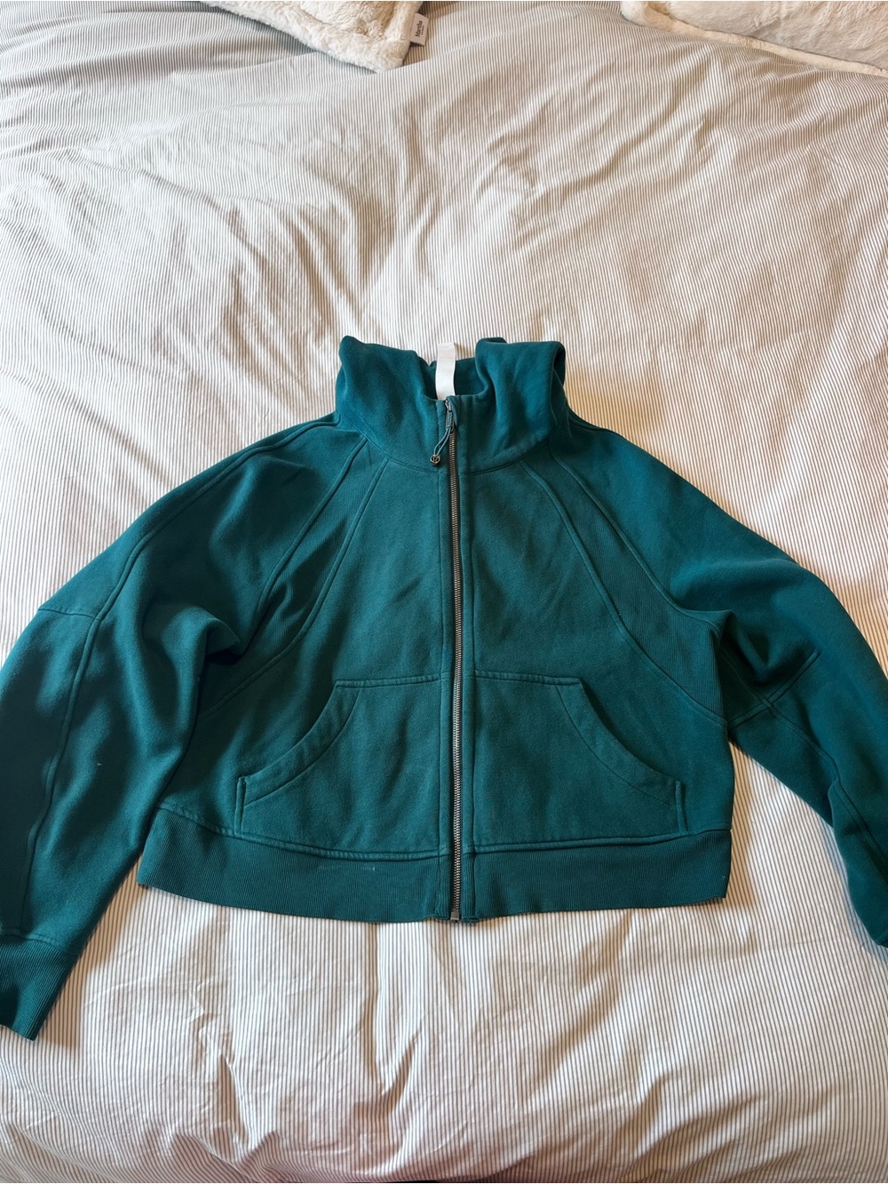 Lululemon green scuba cropped zip up